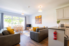 65 - Spacious Three Bed Apartment